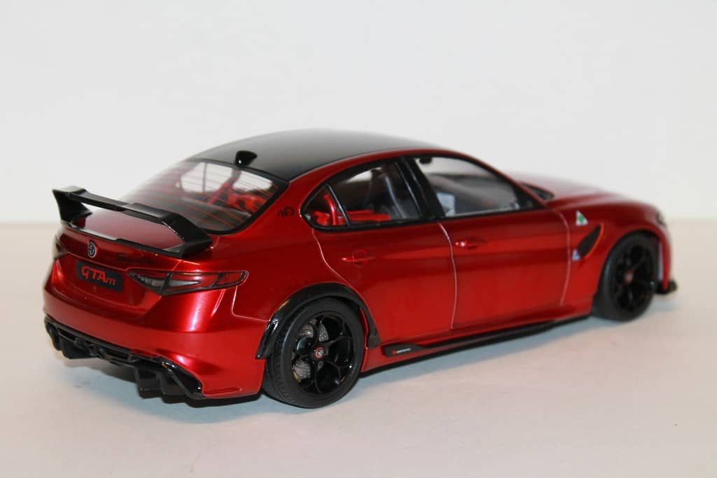 ALFA ROMEO GIULIA GTA M ROUGE SOLIDO 1/18°