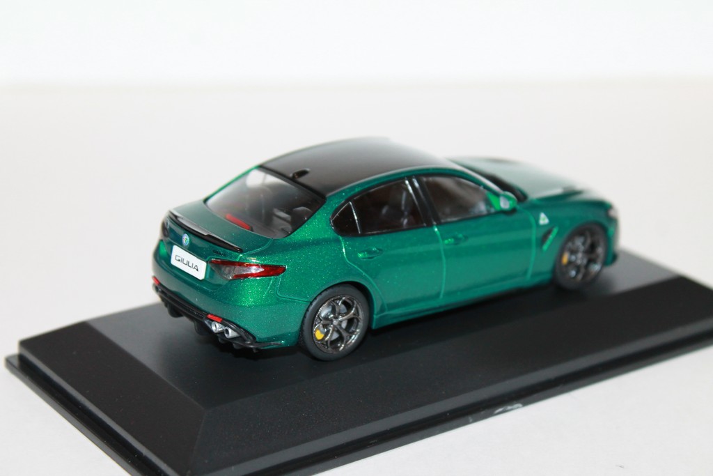 ALFA ROMEO GIULIA QUADRIFOLIO VERT SOLIDO 1/43°