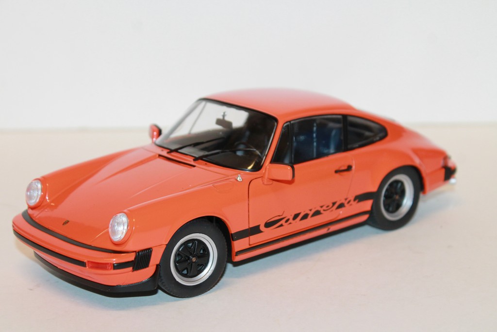 PORSCHE 911 (930) 3.0 CARRERA ORANGE SOLIDO 1/18°