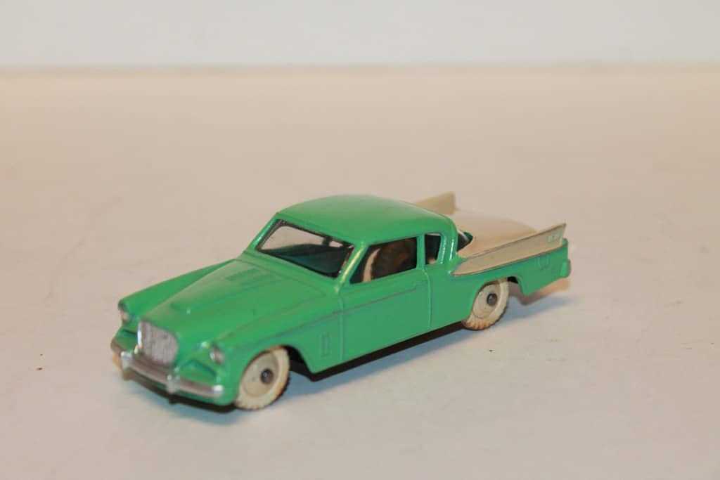 STUDEBAKER GOLDEN HAWK 1950 DINKY TOYS 1/43°