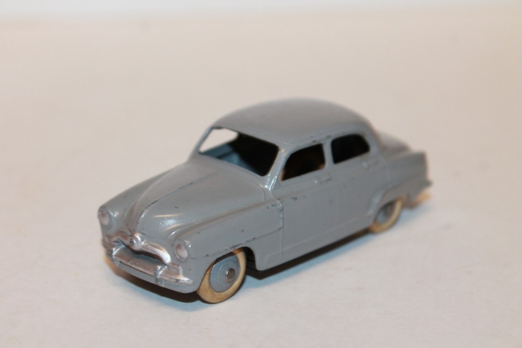 SIMCA 9 ARONDE GRIS 1950 DINKY TOYS 1/43°