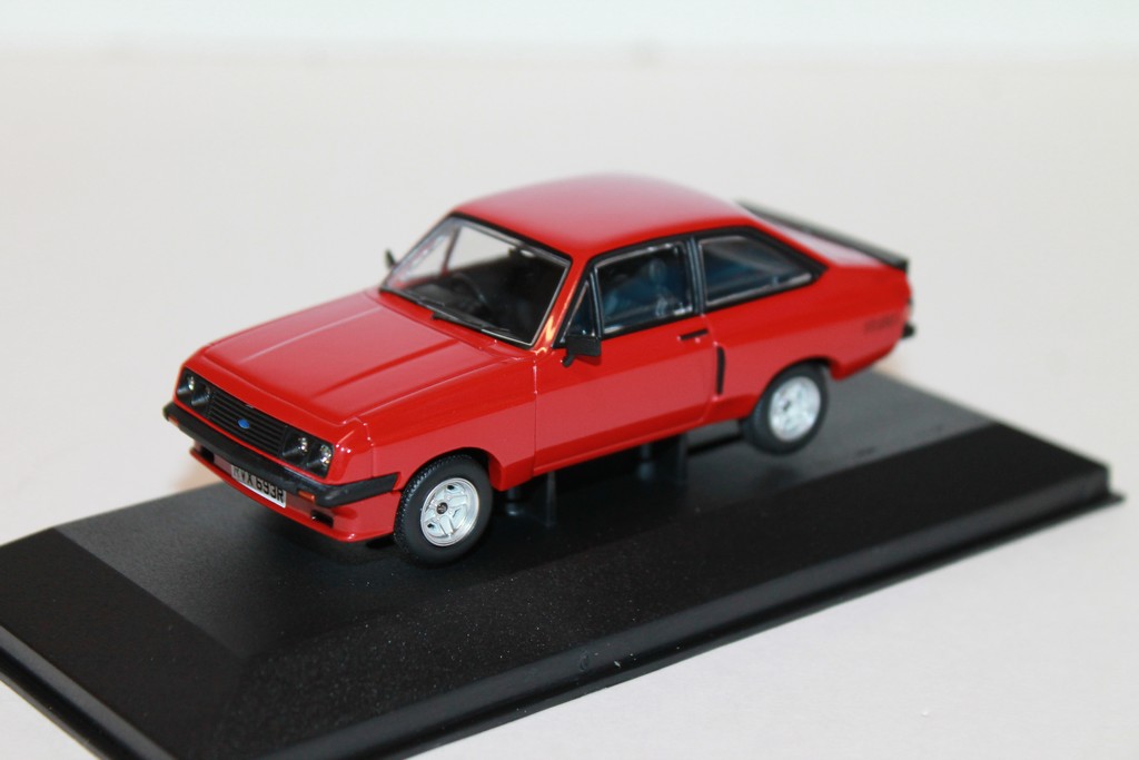 FORD ESCORT MK2 RS2000 ROUGE CORGI 1/43°