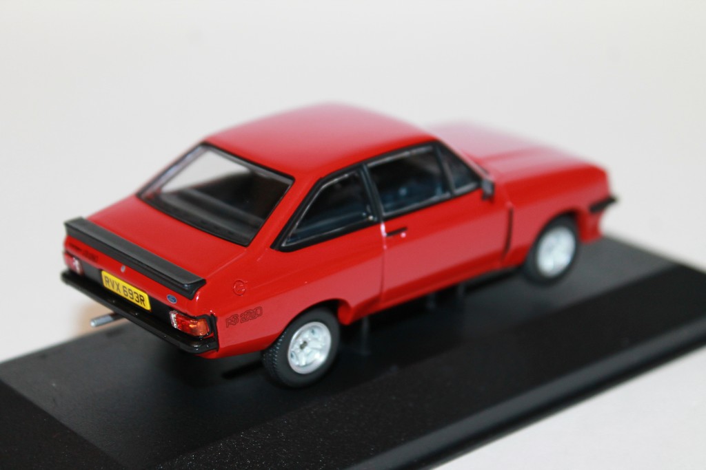 FORD ESCORT MK2 RS2000 ROUGE CORGI 1/43°