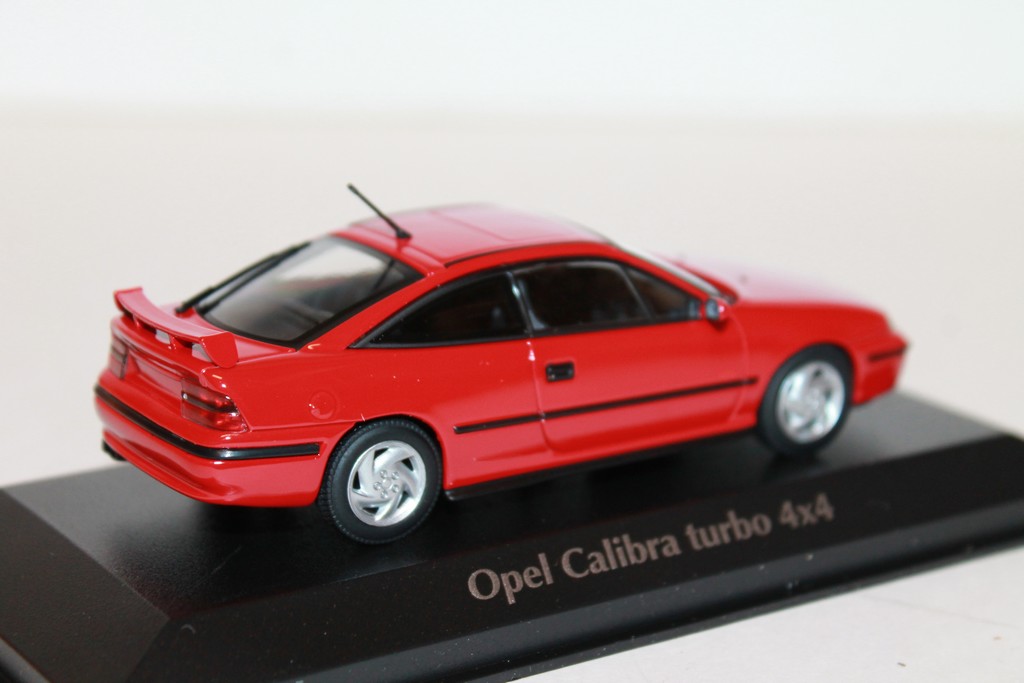 OPEL CALIBRA TURBO 4X4 ROUGE MAXICHAMPS 1/43°