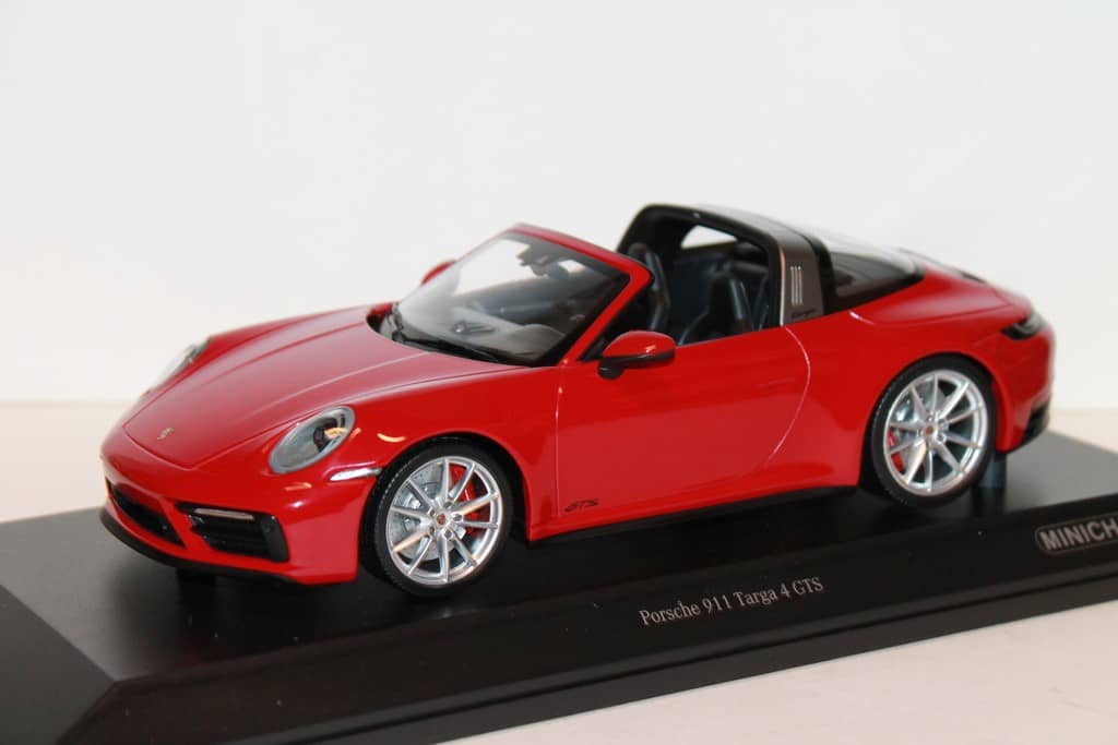 Minichamps 1/18 - Porsche 911 Targa 4 GTS 2021 - Rouge - Superbe Miniature Neuve