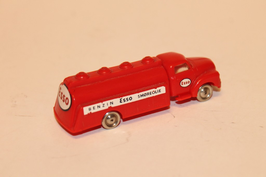 BEDFORD CAMION CITERNE ESSO 1960 LEGO 1/87°