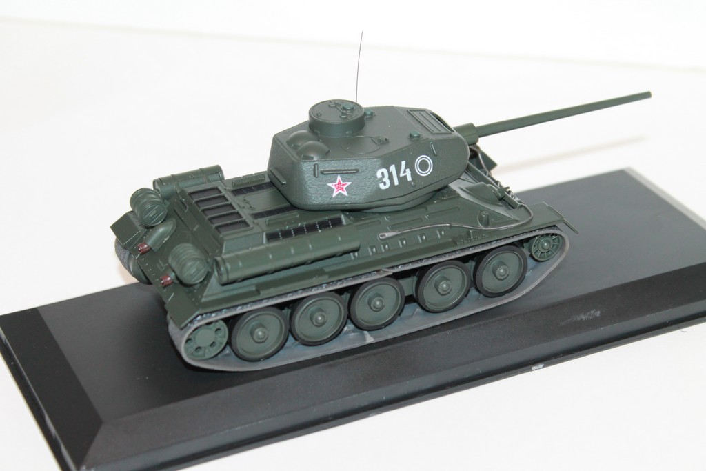 CHAR T-34/85 55TH ARMOURED BRIGADE ALLEMAGNE 1945 MOTORCLASSIC 1/43°