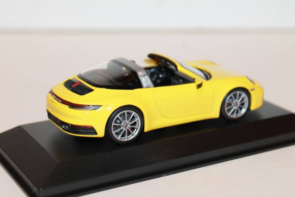 PORSCHE 911 TARGA 4S JAUNE MINICHAMPS 1/43°