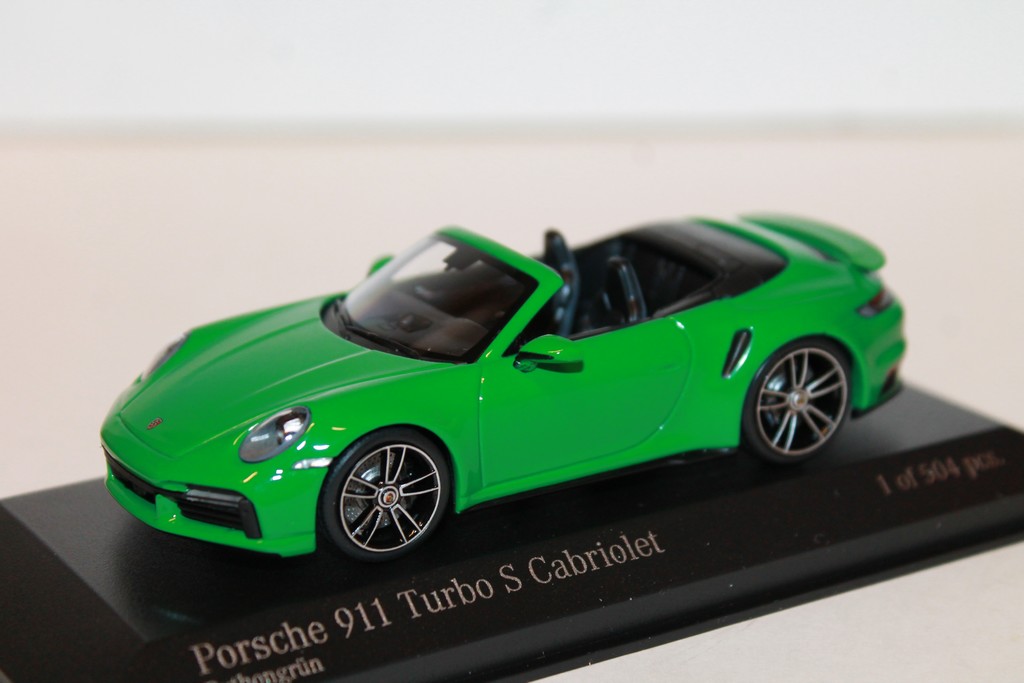 PORSCHE 911 TURBO S CABRIOLET VERT MINICHAMPS 1/43°