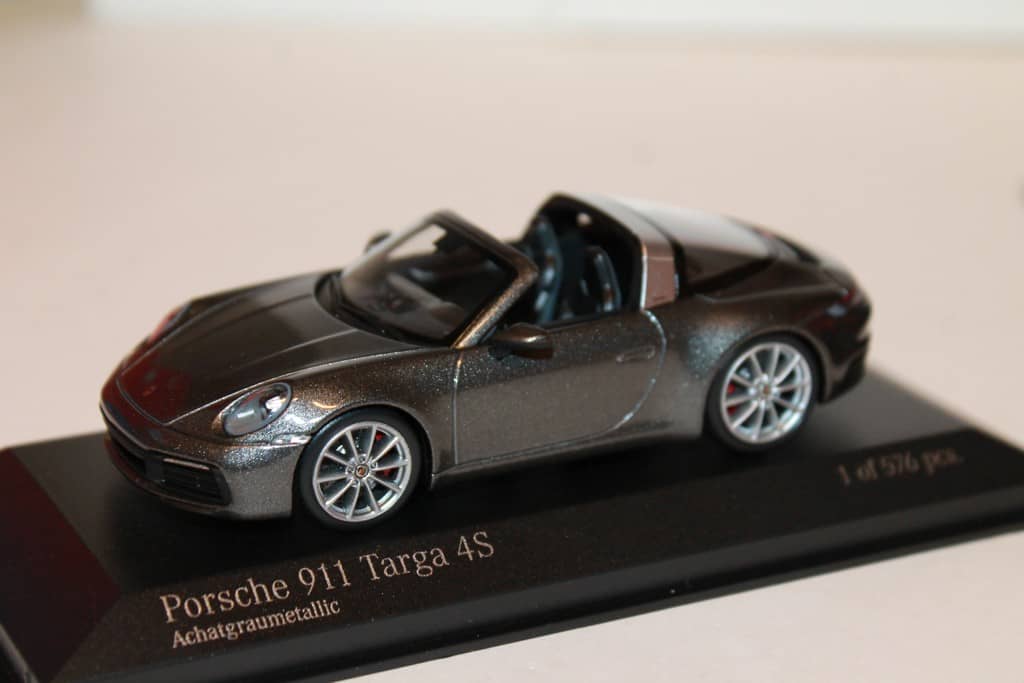 Porsche 911 "996" Cabriolet (Minichamps) 1/43e