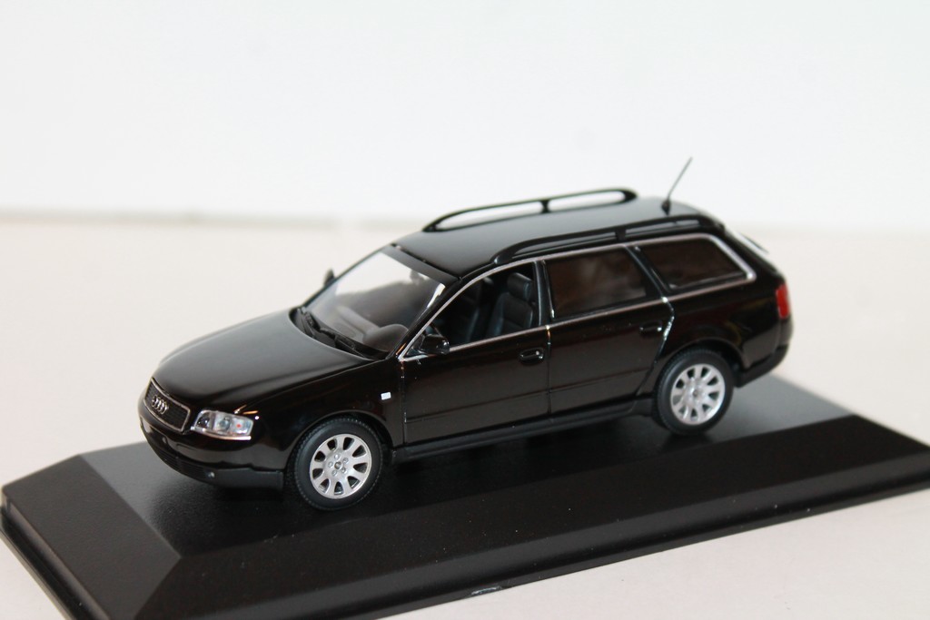 AUDI A6 AVANT NOIR MAXICHAMPS 1/43°