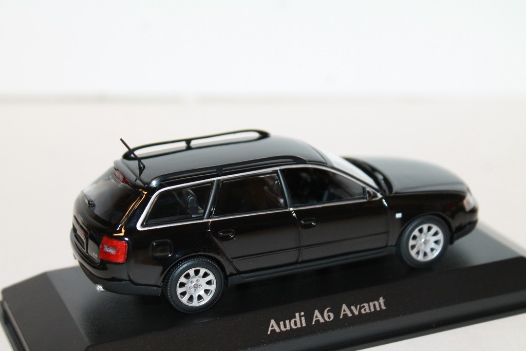 AUDI A6 AVANT NOIR MAXICHAMPS 1/43°