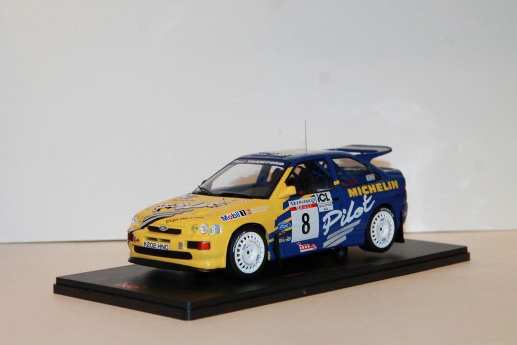 FORD ESCORT RS COSWORTH N°8 M.WILSON, RAC RALLY 1993 IXO 1/18°