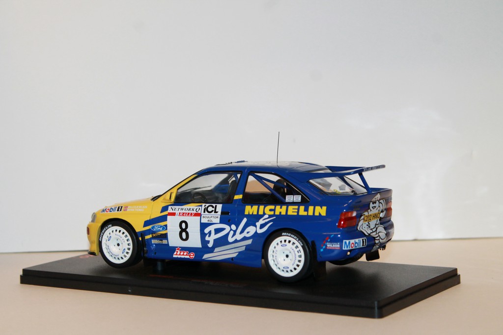 FORD ESCORT RS COSWORTH N°8 M.WILSON, RAC RALLY 1993 IXO 1/18°