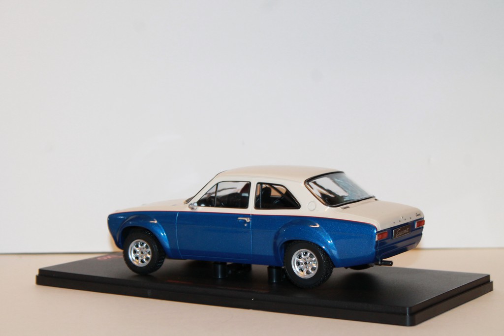 FORD ESCORT MK1 RS 1600 1974 IXO 1/18°