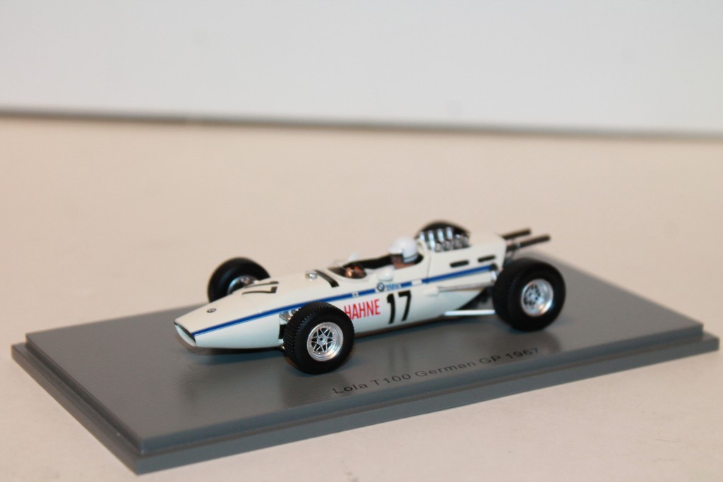 LOLA T100 #17 HUBERT HAHNE SPARK 1/43°