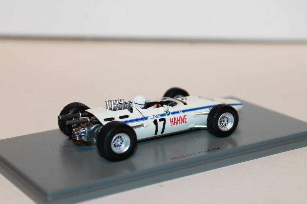 LOLA T100 #17 HUBERT HAHNE SPARK 1/43°