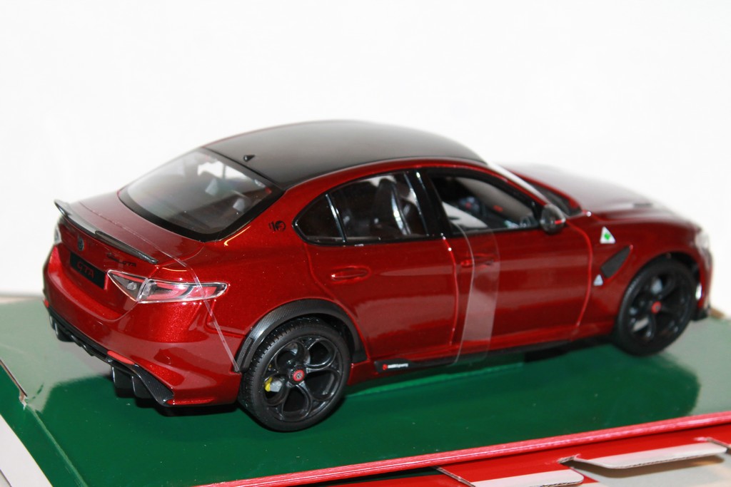 ALFA ROMEO GIULIA GTA ROUGE 2021 BURAGO 1/18°