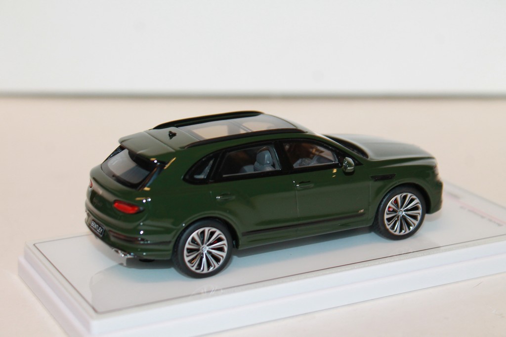 BENTLEY BENTAYGA V8 BRITISH RACING GREEN TSM 1/43°