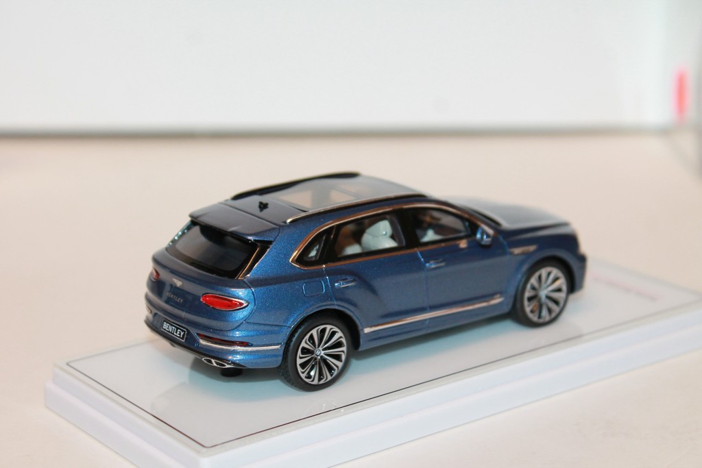 BENTLEY BENTAYGA V8 PORTOFINO TSM 1/43°