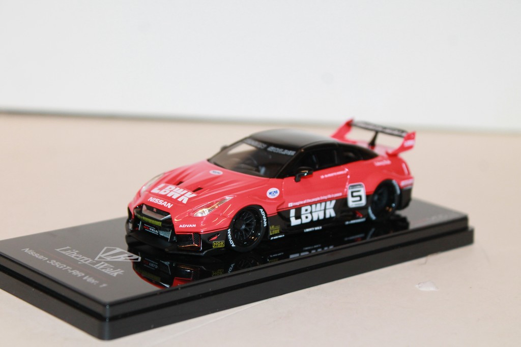 NISSAN 35GT-RR ROUGE ET NOIR LB-SILHOUETTE WORKS GT TSM 1/43°