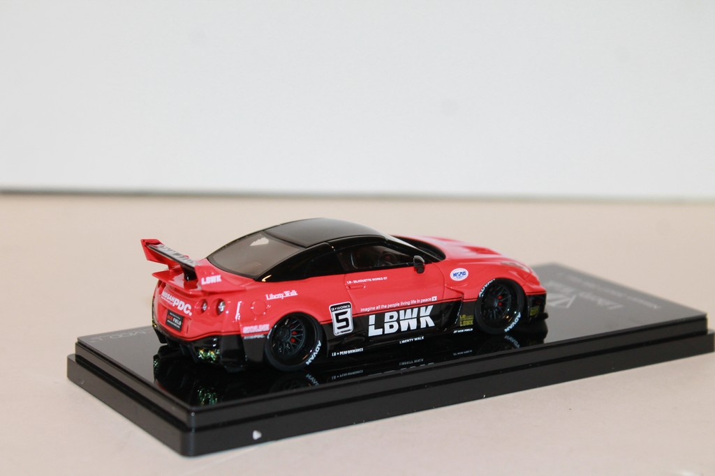 NISSAN 35GT-RR ROUGE ET NOIR LB-SILHOUETTE WORKS GT TSM 1/43°