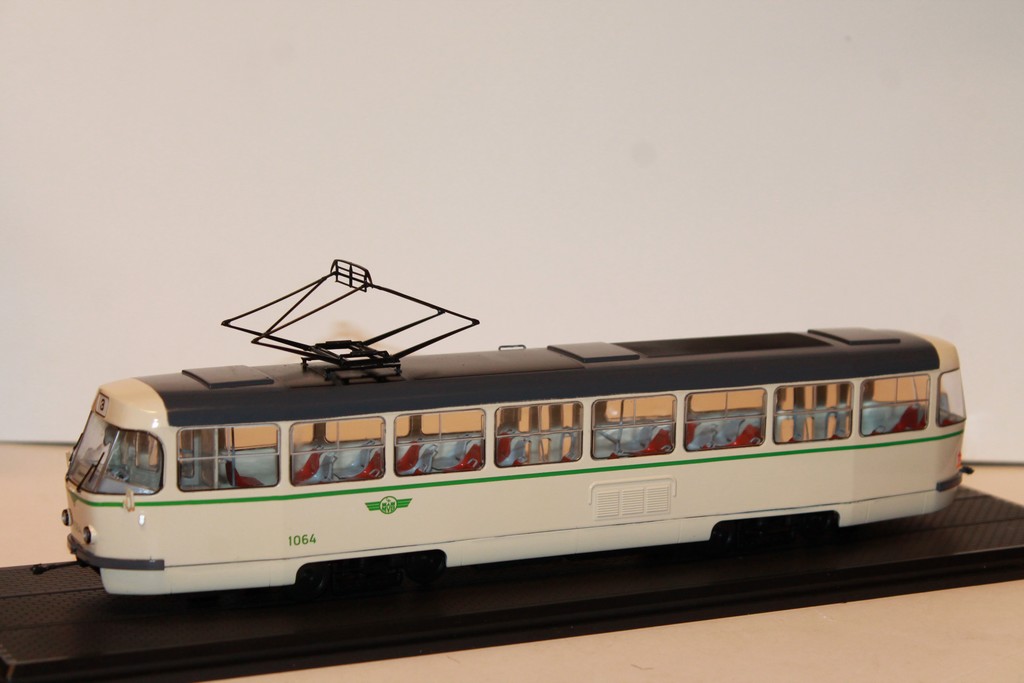 TRAMWAY TATRA T4D MAGDEBOURG PREMIUM CLASSIXXS 1/43°