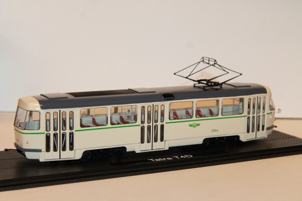 TRAMWAY TATRA T4D MAGDEBOURG PREMIUM CLASSIXXS 1/43°