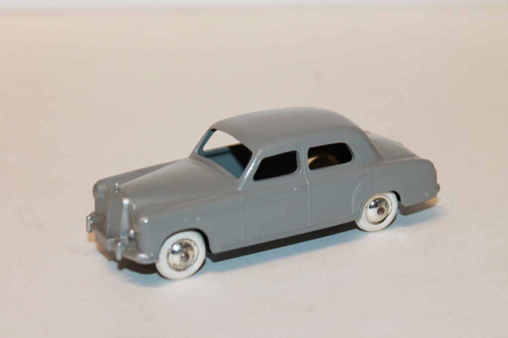 MERCEDES-BENZ 220 GRIS 1955 CIJ 1/43°