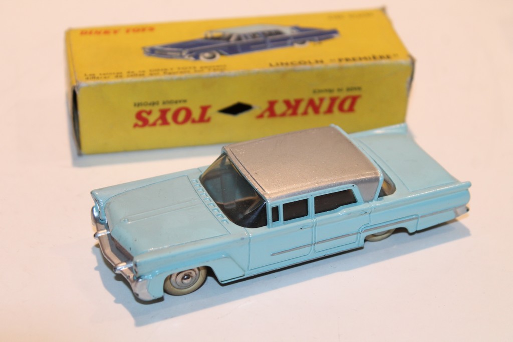 LINCOLN PREMIERE DINKY TOYS 1/43°