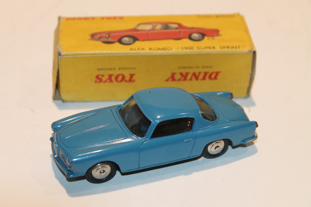 ALFA ROMEO 1900 SUPER SPRINT BLEU DINKY TOYS 1/43°