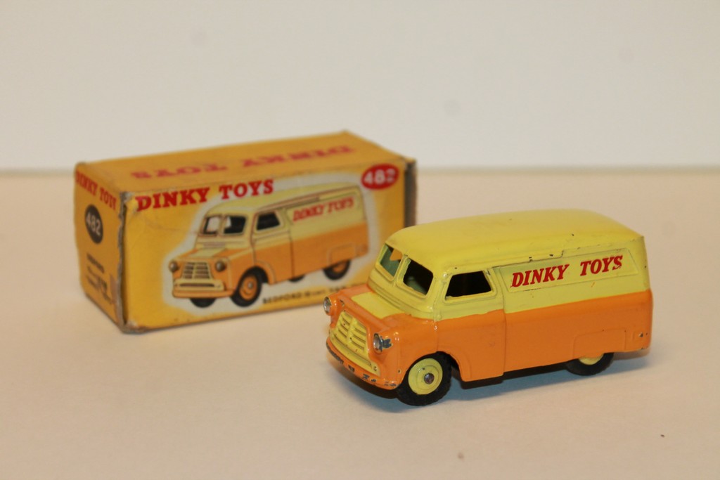 BEDFORD 10 VAN 1955 DINKY TOYS 1/43°