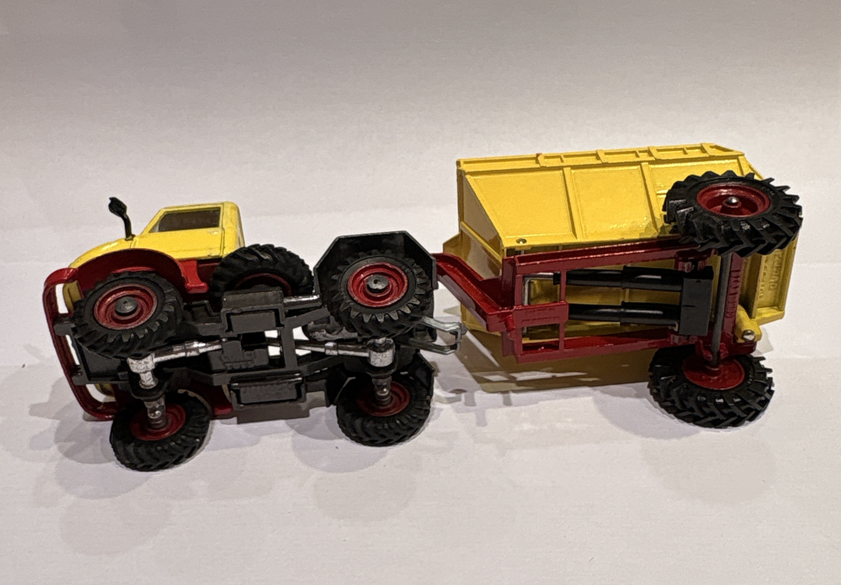 MERCEDES-BENZ UNIMOG 406 & GOOSE DUMPER CORGI 1/43