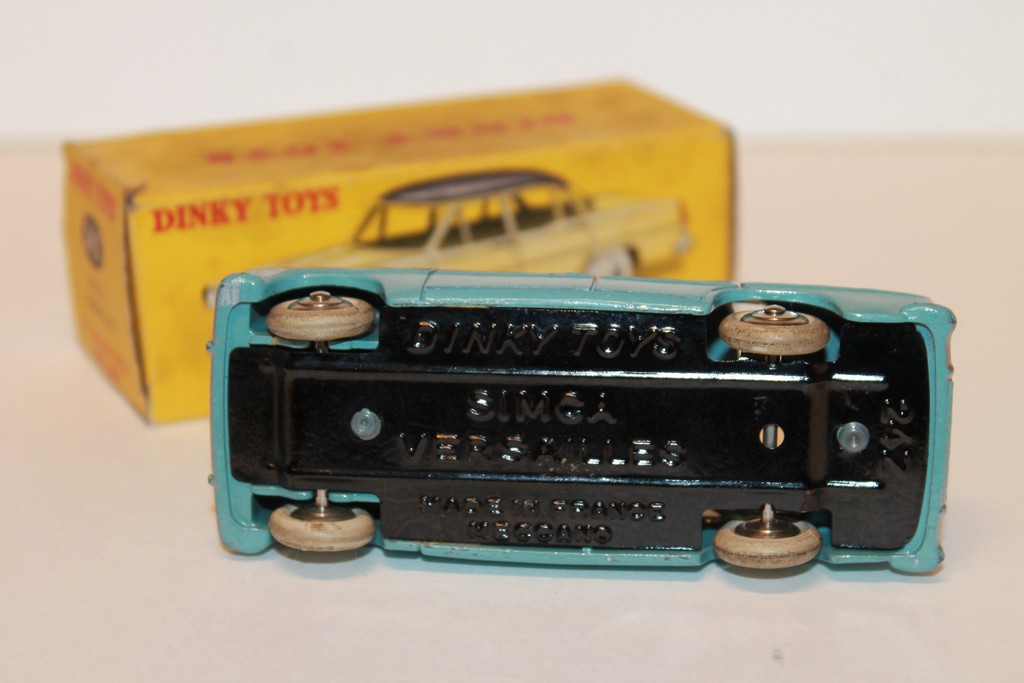 SIMCA VERSAILLES BLEU ET BLANCHE 1955 DINKY TOYS 1/43°