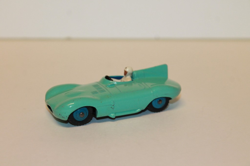 JAGUAR TYPE D RACING CAR 1955 DINKY TOYS 1/43°