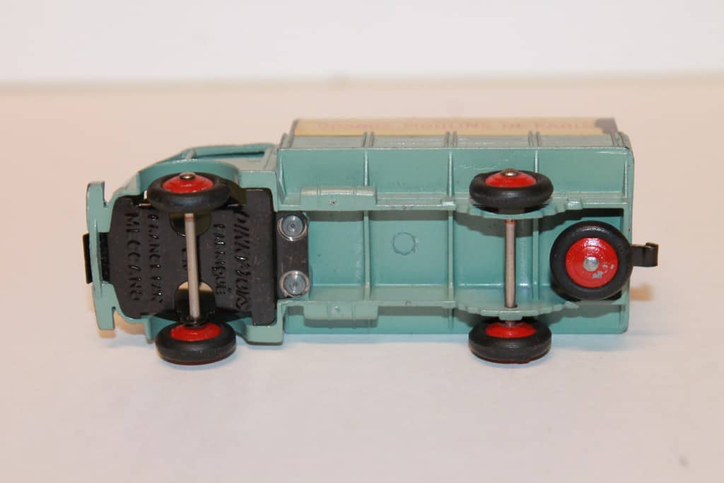 DINKY TOYS FORD CAMION BACHE n°25 JV Norev Made in China Grands moulin de Paris - Collection