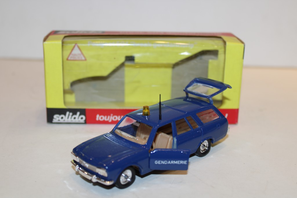 PEUGEOT 504 BREAK GENDARMERIE SOLIDO 1/43°