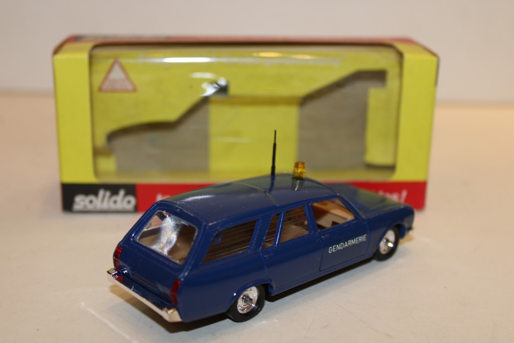 PEUGEOT 504 BREAK GENDARMERIE SOLIDO 1/43°