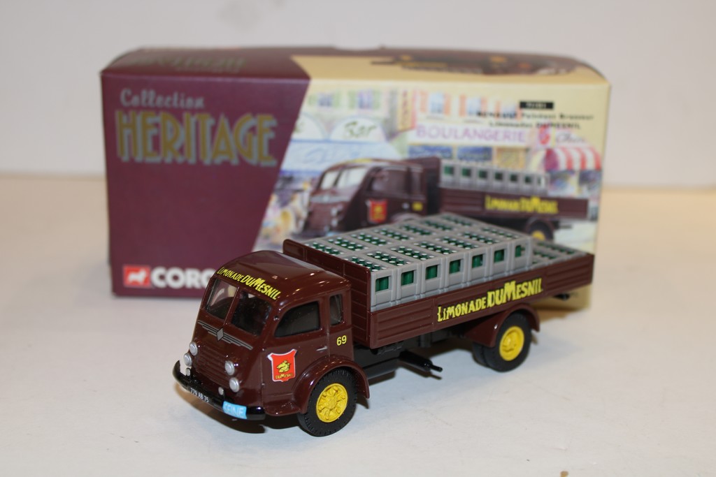 RENAULT FAINÉANT BRASSEUR LIMONADES DUMESNIL CORGI 1/43°