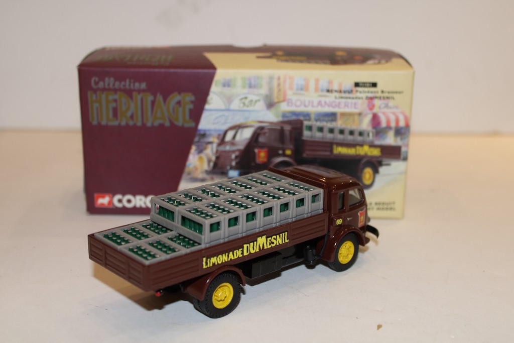 RENAULT FAINÉANT BRASSEUR LIMONADES DUMESNIL CORGI 1/43°