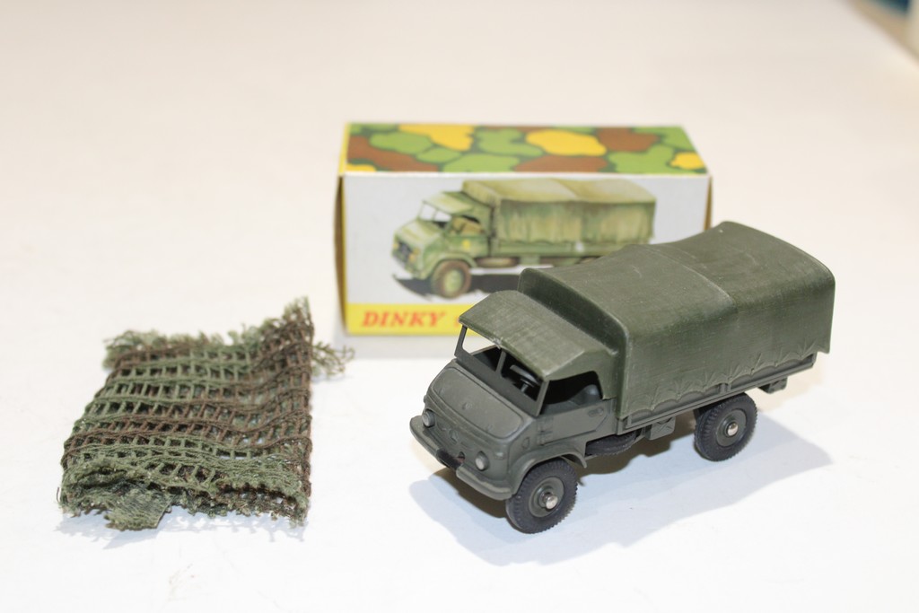 MERCEDES UNIMOG TOUS TERRAINS MILITAIRE DINKY 1/43°
