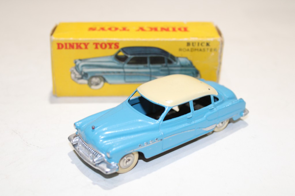 BUICK ROADMASTER DINKY 1/43°