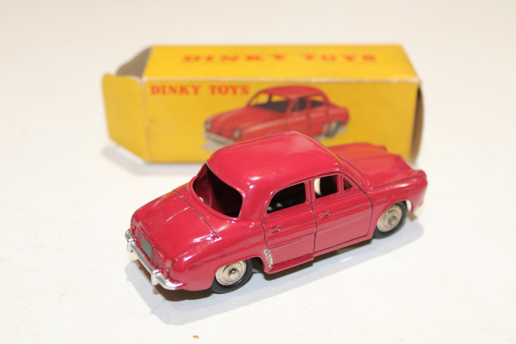 RENAULT DAUPHINE DINKY 1/43°