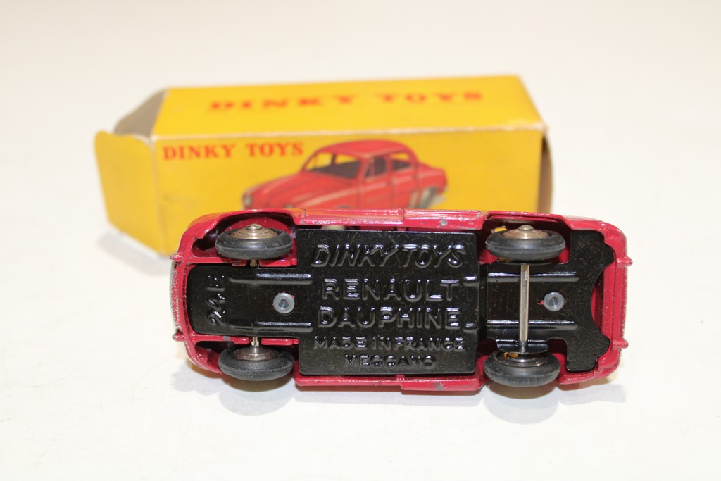 RENAULT DAUPHINE DINKY 1/43°