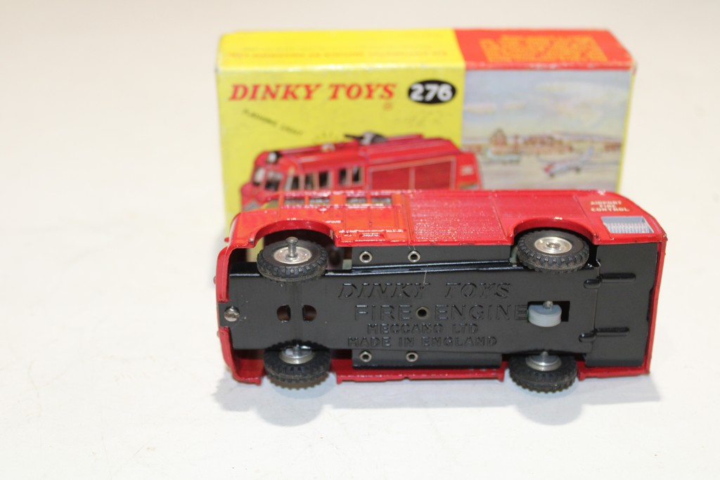 TENDER D'AÉROPORT AVEC FEU CLIGNOTANT DINKY 1/43°