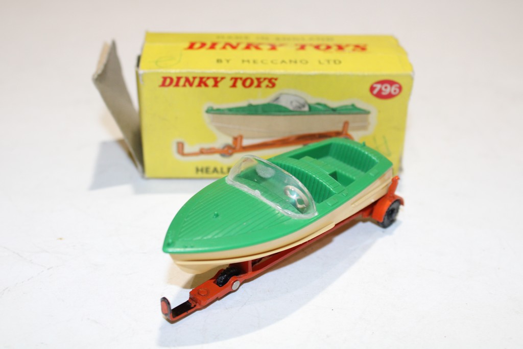 BATEAU HEALEY SPARTS SUR REMORQUE DINKY 1/43°