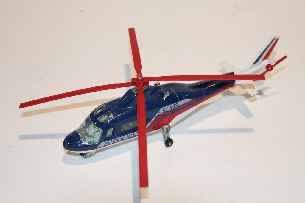 AGUSTA 109 POLICE 1971 MAJORETTE 1/43°