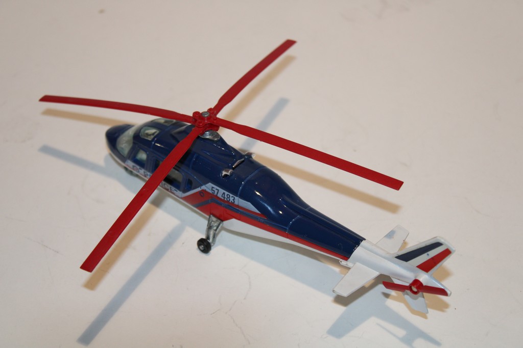 AGUSTA 109 POLICE 1971 MAJORETTE 1/43°