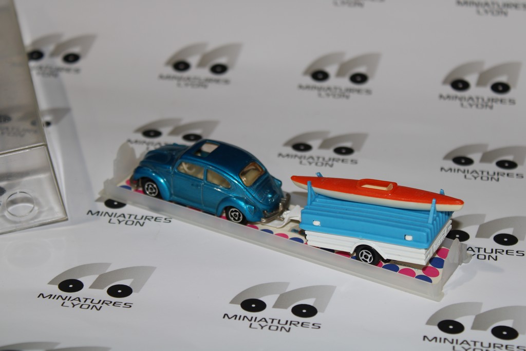 VW 1303 BLEU + REMORQUE CANOE MAJORETTE 1/87