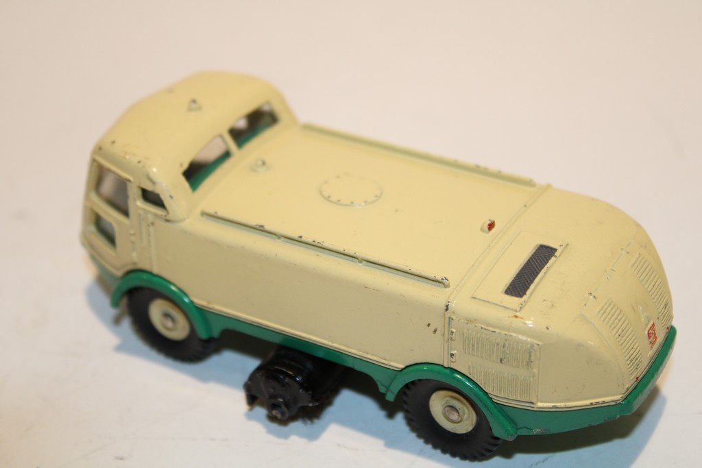 BALAYEUSE  DINKY TOYS 1/43°